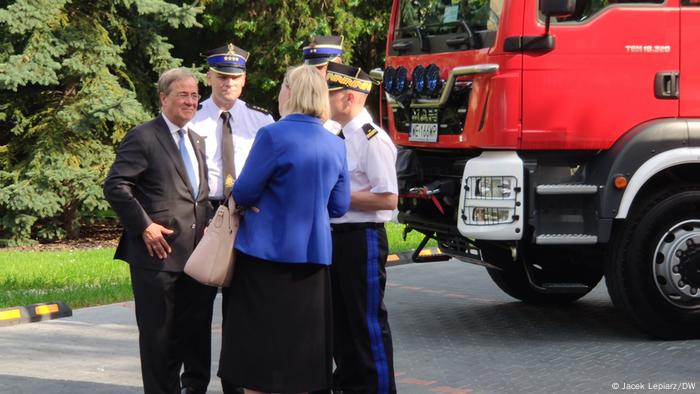 Lachet zu Besuch im Hauptquartier der Feuerwehr 