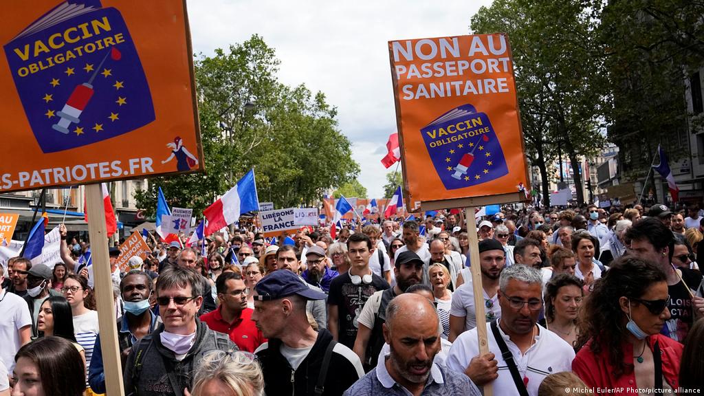 Fransa Da Asi Zorunlulugu Protesto Edildi Avrupa Dw 01 08 2021