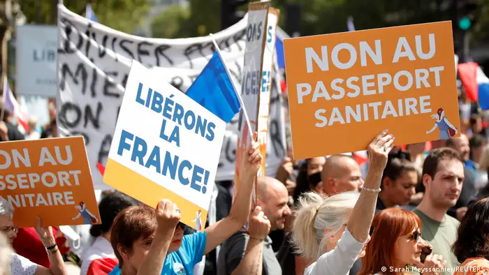 Frankreich Protest gegen Corona-Regeln in Paris