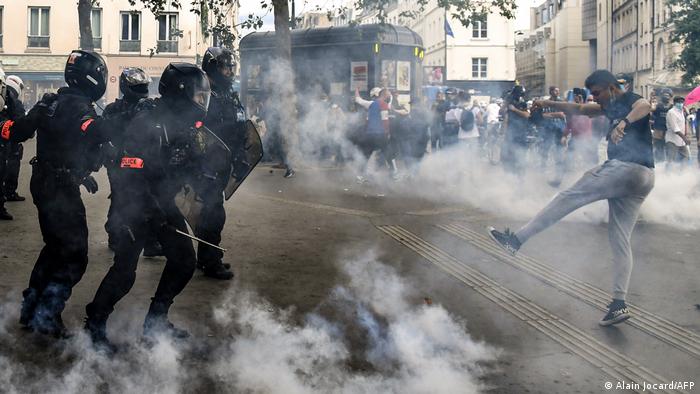 Frankreich Protest gegen Corona-Regeln in Paris