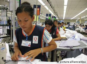 Švelje u tekstilnoj tvornici u Kambodži