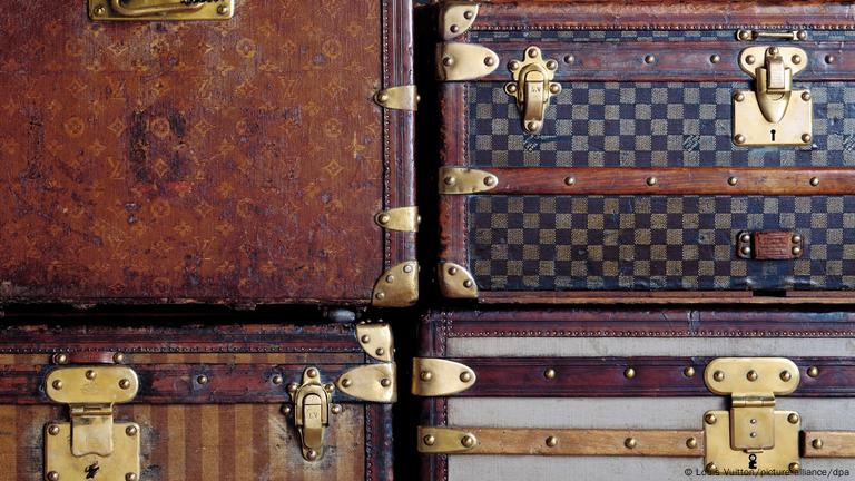 Louis vuitton bags suitcases hotsell