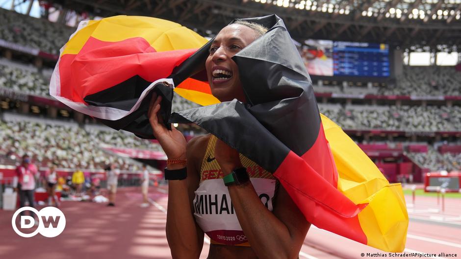 Photo of Tokyo Olympic Digest: Malaika Mihambo gewinnt Gold im Weitsprung für Germany Sports |  Deutscher Fußball und wichtige internationale Sportnachrichten |  DW