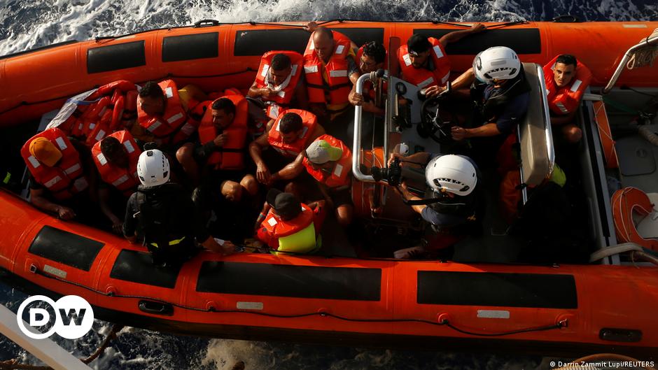 "Sea-Watch 3" rettet 120 Bootsmigranten im Mittelmeer