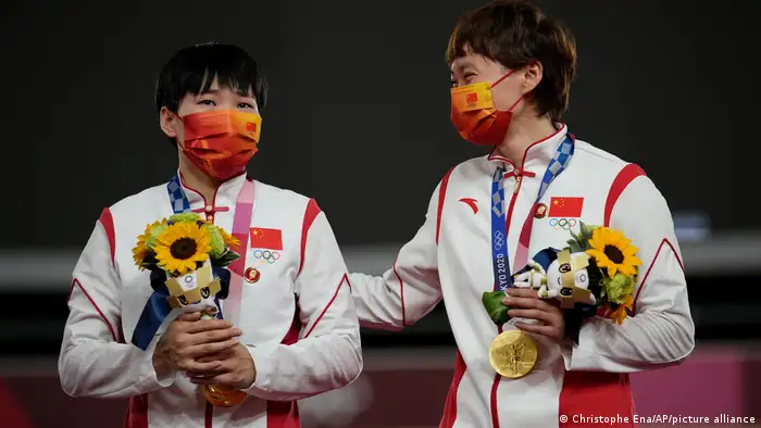 Olympische Spiele Tokio | Radsport Shanju Bao und Tianshi Zhong China | Mao-Sticker