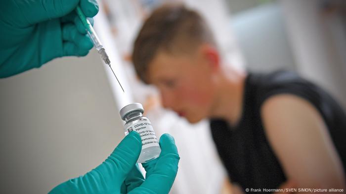 Διχογνωμία στη Γερμανία για τον εμβολιασμό παιδιών | Πολιτική | DW |  03.08.2021
