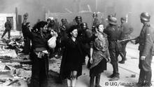 Polish Jewish resistance women, captured after the destruction of the Warsaw Ghetto in 1943. Among them was Malka Zdrojewicz (right), who survived Majdanek extermination camp. PUBLICATIONxINxGERxSUIxAUTxHUNxONLY 917_33_WHA_100_0246 Polish Jewish Resistance Women captured After The Destruction of The Warsaw Ghetto in 1943 among THEM what Malka Right Who SURVIVED Majdanek extermination Camp PUBLICATIONxINxGERxSUIxAUTxHUNxONLY 917_33_WHA_100_0246