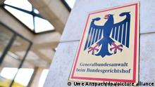 Табличка с надписью: Федеральная прокуратура при Федеральненом верховном суде Германии