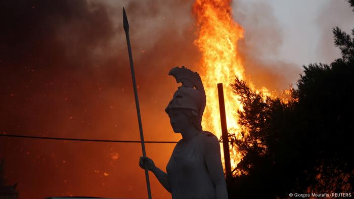 WS Griechenland Feuer erreichen Athen