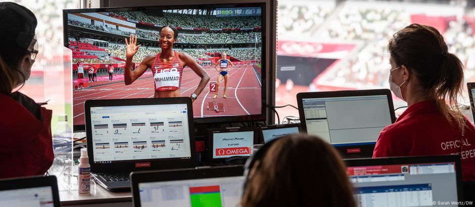 Funcionários da empresa Swiss Timing são responsáveis pela cronometragem dos Jogos Olímpicos Funcionários da empresa Swiss Timing são responsáveis pela cronometragem dos Jogos Olímpicos