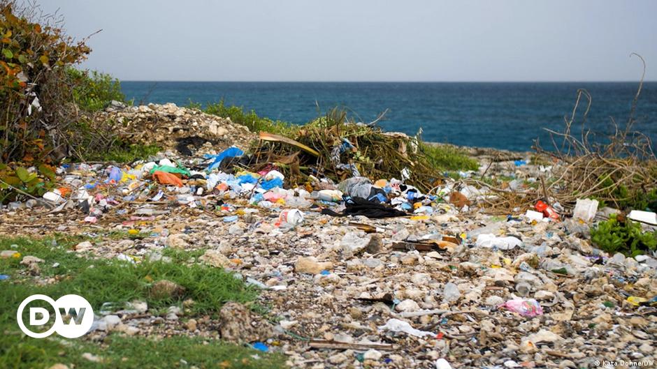 Dominikanische Republik: Müll am Traumstrand