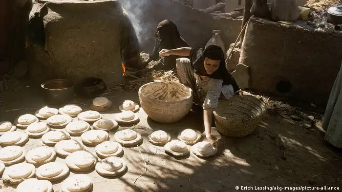 Ägypten | Frauen backen Brot