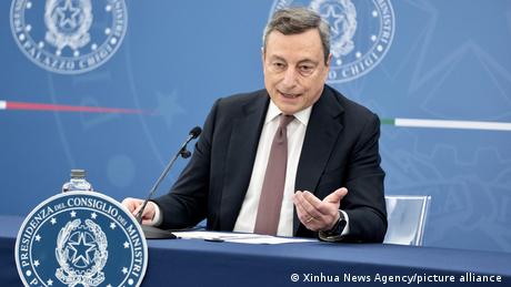 Draghi staying in the prime ministership or early elections?
