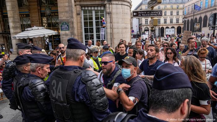 Protest against the health pass in Paris 