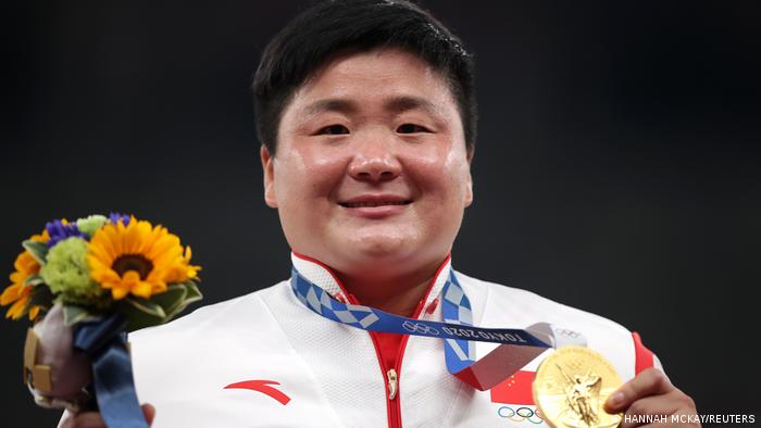 Tokyo 2020 Olympics | Kugelstoßen: Gong Lijiao holt Gold