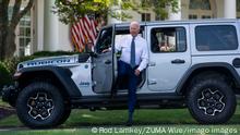  August 5, 2021, Washington, District of Columbia, USA: United States President Joe Biden fields questions from reporters after signing an Executive Order on the steps his Administration is taking to strengthen American leadership on clean cars and trucks on the South Lawn of the White House in Washington, DC, Thursday, August 5, 2021. Credit: Rod Lamkey / CNP Washington USA - ZUMAs152 20210805_zaa_s152_066 Copyright: xRodxLamkeyx-xCnpx