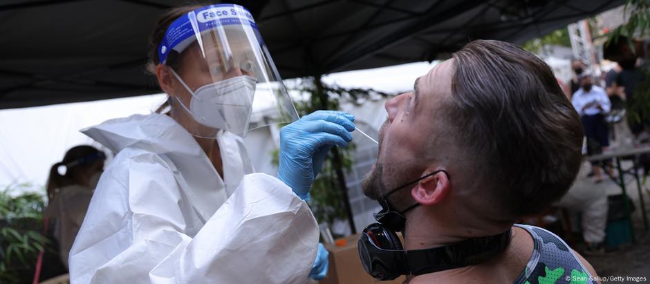 Coronavirus And Covid 19 Latest News About Covid 19 Dw