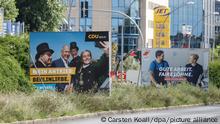 Auf einem Grossflächen-Plakat werben die Berliner CDU mit dem Landesvorsitzenden Kai Wegner (l) und die Berliner SPD-Spitzenkandidatin Franziska Giffey für die Abgeordnetenhauswahl. Sieben Wochen vor den Wahlen zum Berliner Abgeordnetenhaus und zum Bundestag haben die Parteien damit begonnen, Wahlplakate aufzuhängen oder aufzustellen.