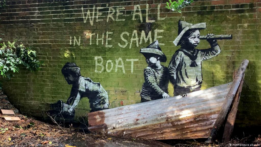 Halcón Electrónico Predecesor Obras De Banksy Y Su Significado Audaz Rebanada Construcción Naval