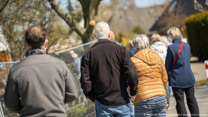 Impfzentrum Friesland in Schortens | Kochsalzlösung statt Biontech