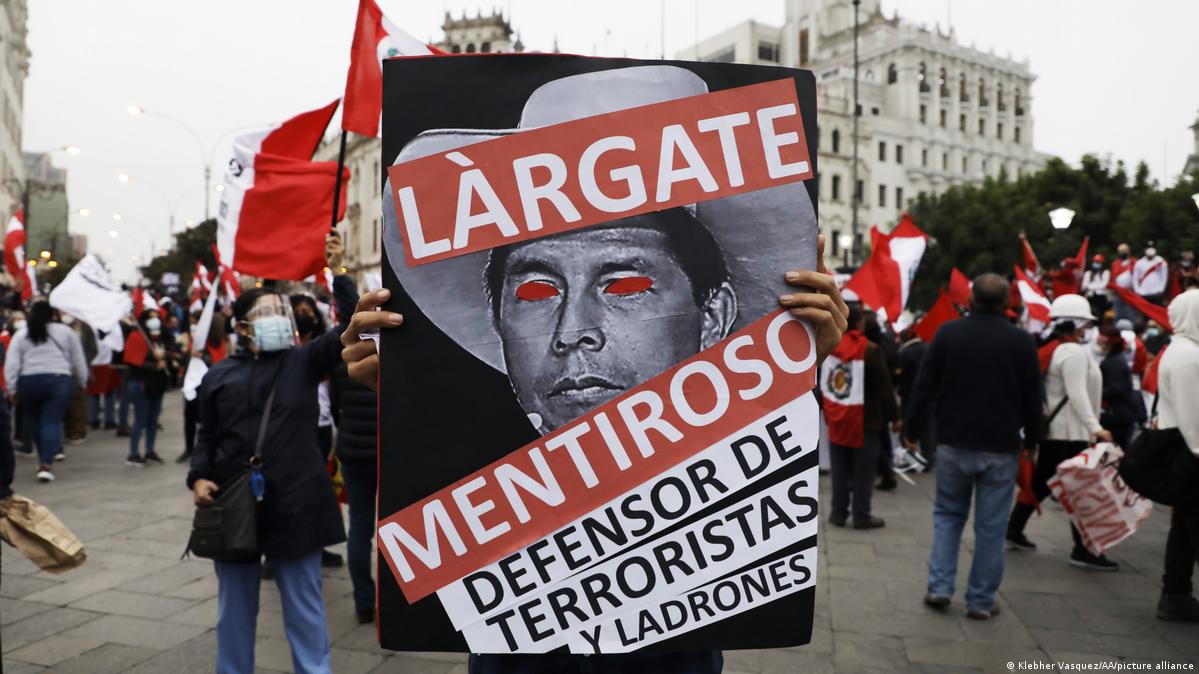 Marchan en Lima contra el gobierno de Pedro Castillo