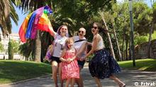 LGBT-Familie aus Moskau, die ins Exil nach Spanien muss. August 2021
