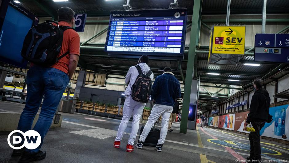 Deutsche Bahngewerkschaft warnt vor weiteren Maßnahmen bei Streiks |  DW
