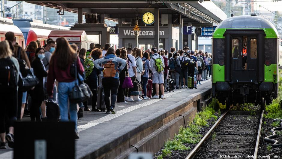 Strajk maszynistów w Niemczech. Wielkie utrudnienia dla podróżujących | Niemiecka gospodarka, fakty, analizy, dane, prognozy | DW - Vimarsana News