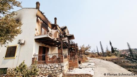 Greece: Abandoned to the flames on Evia