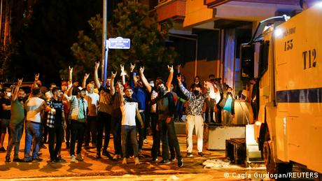 Turkey: Anti-foreigner sentiment boils over in Ankara riots