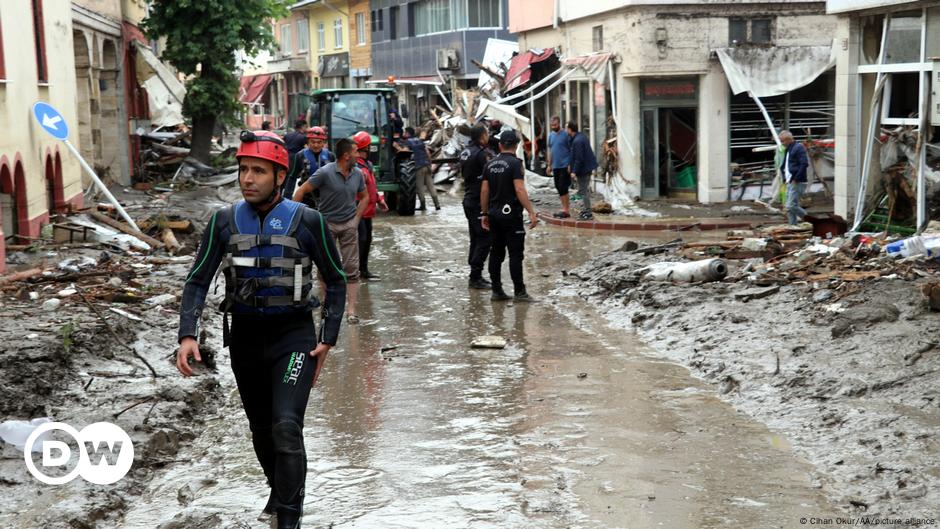 Al menos 9 personas han muerto en inundaciones en Turquía  DW