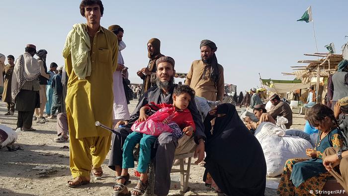 Afghanistan Taliban Konflikt l Vertriebene Familien an der Grenze zu Pakistan