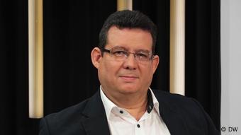 Amir Valle.