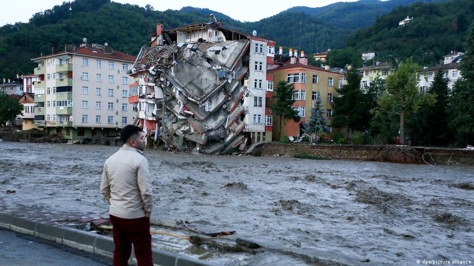 Kastamonu, Sinop ve Bartın′da can kaybı 44′e yükseldi | Türkiye | DW - Vimarsana News