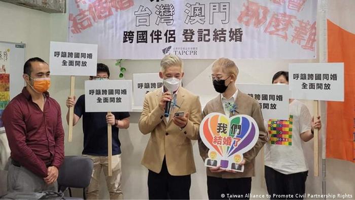 Same-sex couple from Taiwan and Macau married in Taiwan after landmark legal win