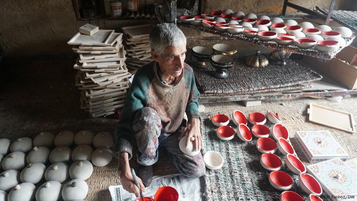 Papier-mache in Kashmir