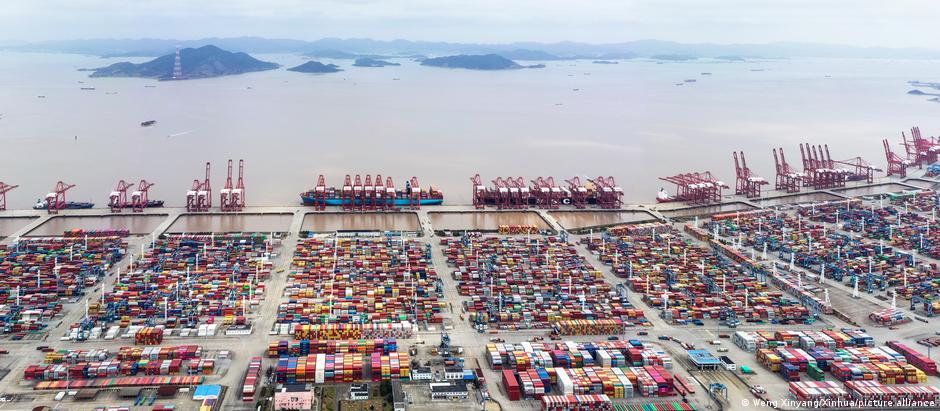 Zhejiang é uma das províncias de PIB mais elevado da China e uma grande exportadora pelo porto de Ningbo