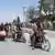 Taliban'ın ele geçirdiği Gazne kentinde Taliban savaşçıları