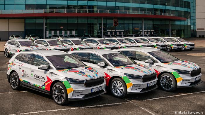 Электрические SUV Škoda Enyaq iV, предоставленные организаторам ЧМ-2021 по хоккею в Латвии  