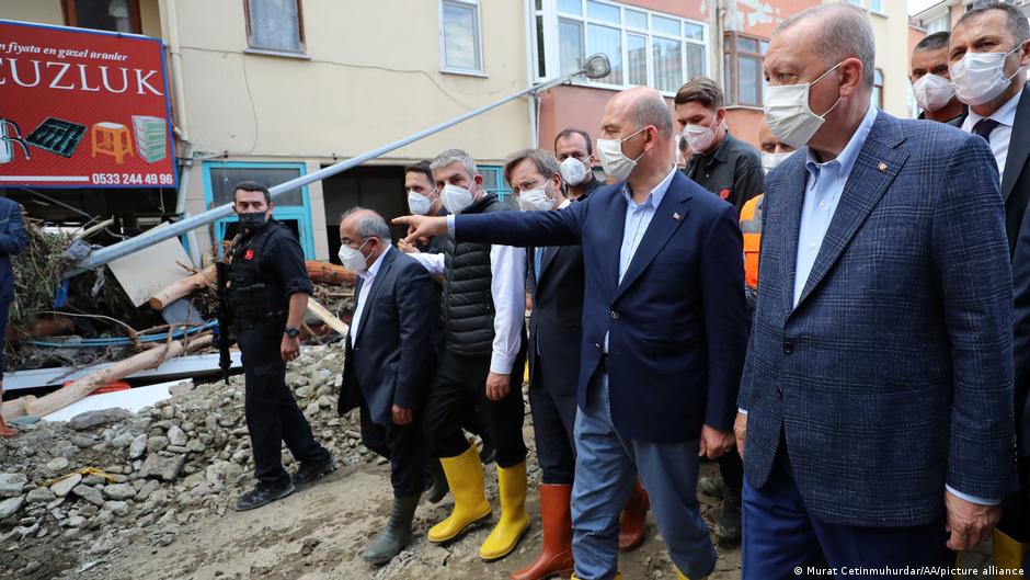 Turkey Death toll mounts in devastating floods DW 08/13/2021