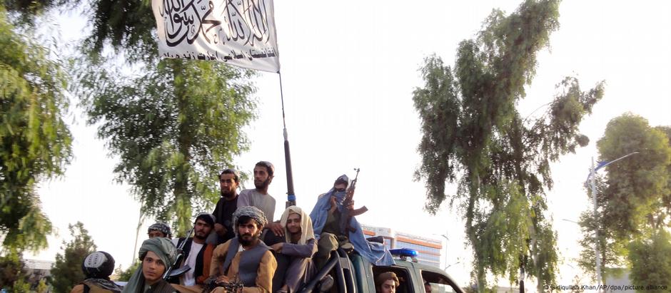Fortemente armados, militantes do Talibã avançaram sobre o país em poucos dias