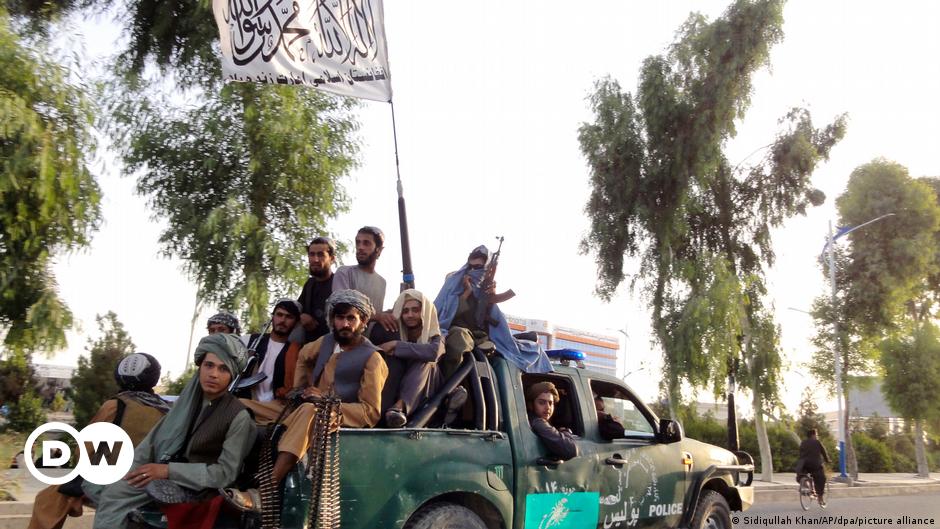 Taliban-Kämpfer im Präsidentenpalast in Kabul