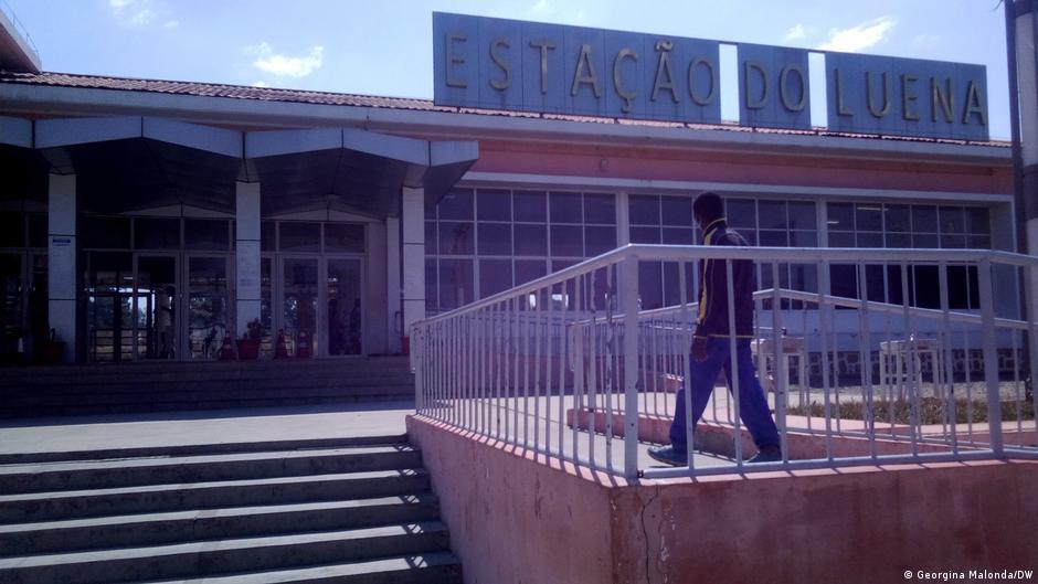 Passageiros vítimas de cobranças ilícitas nos comboios do leste de Angola | Angola | DW - Vimarsana News