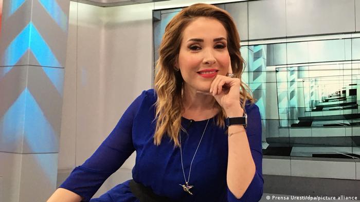  Azucena Uresti, presentadora de televisión amenazada.