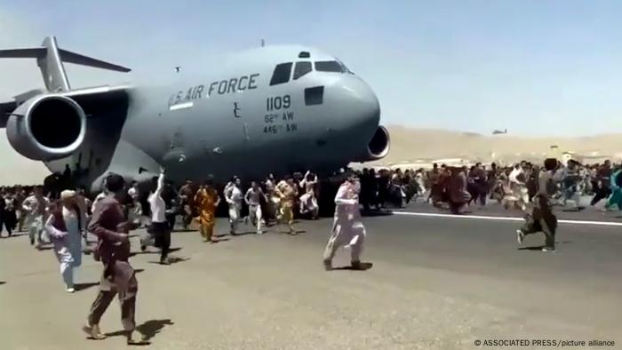Afghanistan Bildergalerie Kabul Flughafen Evakuierung