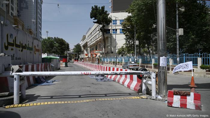 Rua isolada em Cabul, capital do Afeganistão