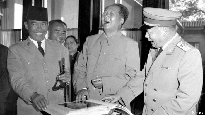 1956年6月的毛泽东（图中是在北京会见时任印尼总统苏加诺）