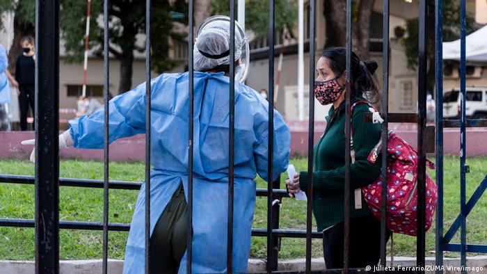 Buenos Aires: Grua shtatzënë përpara spitalit Durand
