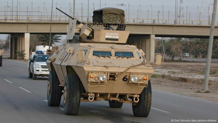 Un M1117 patrullando las calles de Irak en 2007.