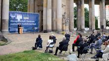 Bundespräsident Frank-Walter Steinmeier spricht während der Eröffnung des Europäischen Zentrums für Jüdische Gelehrsamkeit an der Universität Potsdam. Gleichzeitig erhielten das Abraham Geiger Kolleg und das Zacharias Frankel College ein neues Domizil auf dem Potsdamer Campus. Nach dem Umbau der einstigen Orangerie und des historischen Nordtorgebäudes ist im Park Sanssouci ein modernes Lehr- und Studiengebäude mit einer Synagoge entstanden. +++ dpa-Bildfunk +++